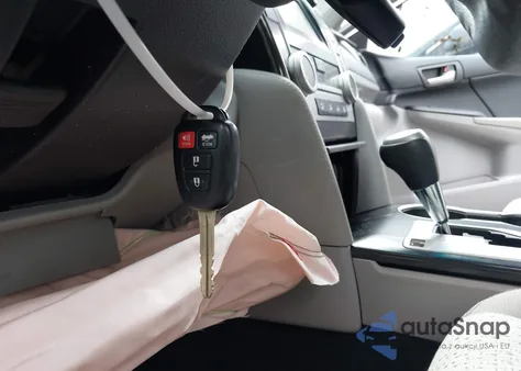 2014 Toyota Camry L/Le/Xle/Se/Se Sport z USA, uszkodzony, nr VIN 4T1BF1FK8EU448844